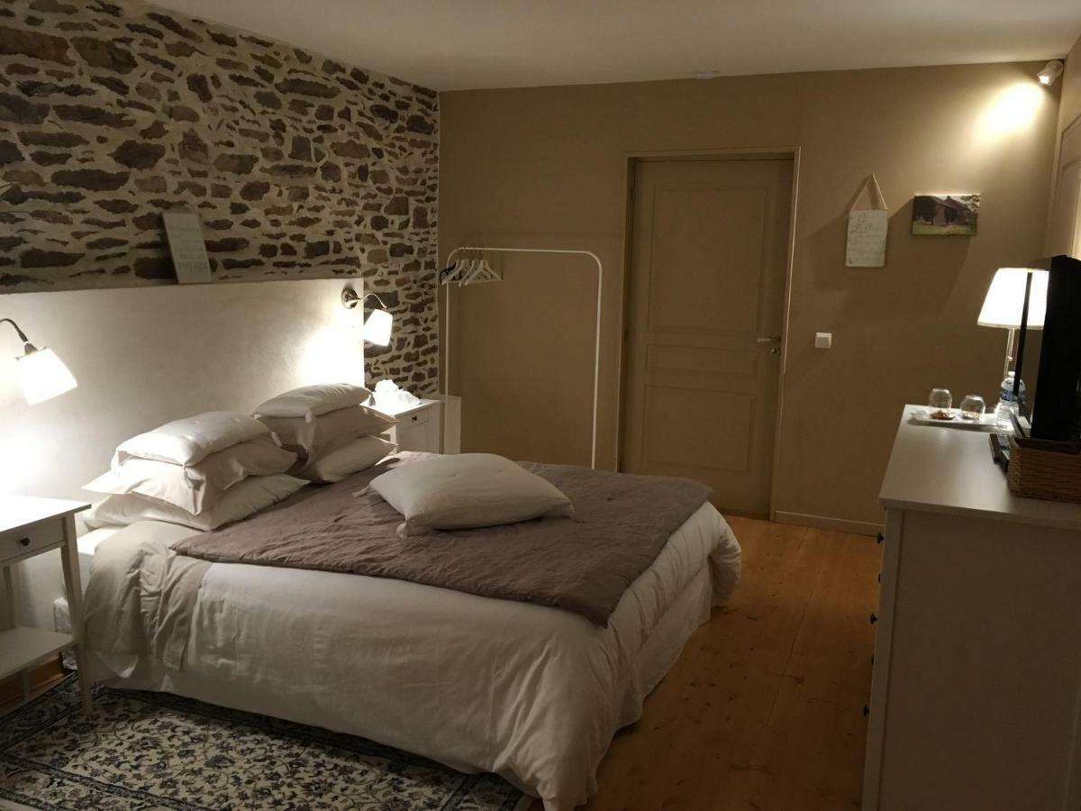 Bed and Breakfast Les Bouyeres Saint-Malon-sur-Mel Экстерьер фото